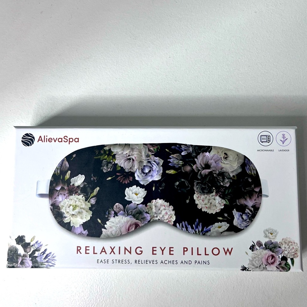 NWT Hot/Cold Relaxing Eye Pillow